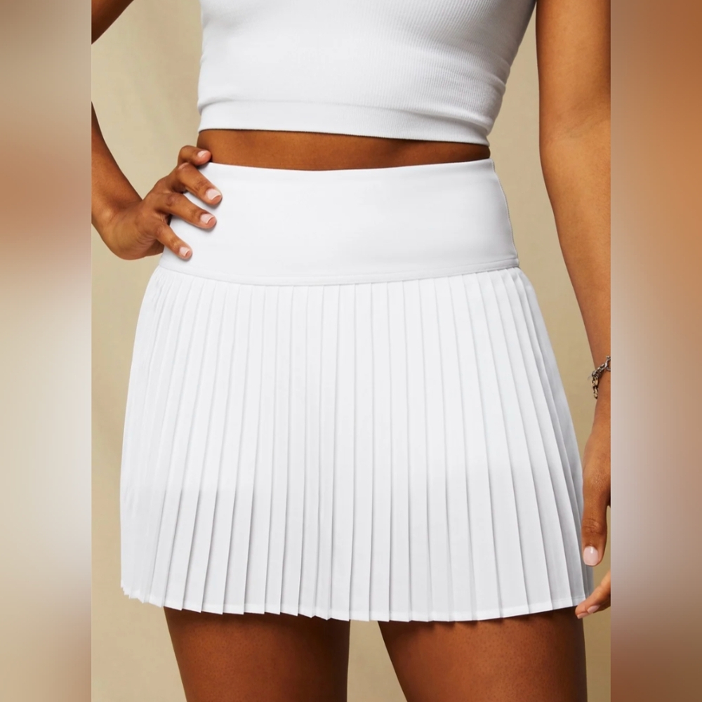 Hot Shot Pleated Skirt (NWT!)